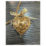 SILHOUETTE HEART PENDANT LOCKET