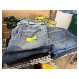 LARGE LOT OF JEANS MIXED BRANDS