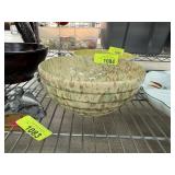 VINTAGE SPONGEWARE POTTERY MIXING BOWL