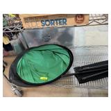 FOLDING PHOTOGRAPHY LIGHT SHADE & TRIPOD
