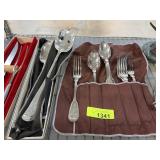 GERRITY SERVING SET / PLATE UTENSILS