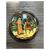 VTG RUSSIAN LACQUER CHRISTMAS BROCH