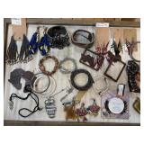 LARGE LOT OF MIXED JEWERLY