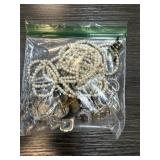 BAG OF MIXED JEWELRY NOTE