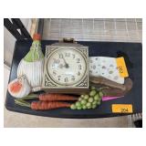 VINTAGE NEW HAVEN CLOCK