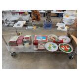 LARGE LOT OF CHRISTMAS CARDS / TRAYS ETC