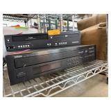 YAMAHA CD PLAYER POWERS ON
