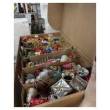 VERY LARGE LOT OF PRESENT DECORATIONS