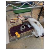 LARGE LOT OF WASHINGTON REDSKINS ITEMS