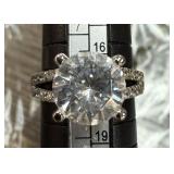 STERLING SILVER LARGE SOLITAIRE RING