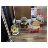 LOT OF MUSICAL WATER GLOBES