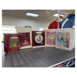 LOT OF 5 HALLMARK CHRISTMAS ORNAMENTS