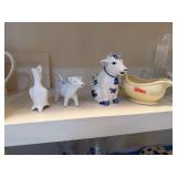 PIE VENT / VINTAGE CEAMERS / GRAVY BOAT