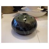 VTG POTTERY VASE / FROG KIRBY DRENNAN