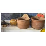POTTERY / WALL DECOR MIXED LOT SEE PICS