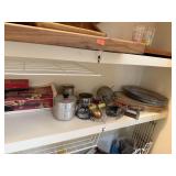CONTENTS OF SHELF MIXED KITCHEN