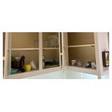 CONTENTS OF THE CABINETS TUPPERWARE & MORE