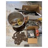 LARGE LOT OF MIXED METAL WARE / CHAIN & MORE