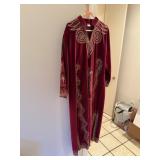 VINTAGE TEZCAN MADE IN TURKEY ROBE