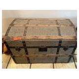 ANTIQUE TRUNK