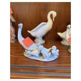 LLADRO PORCELAIN DUCK & DUCKLINS SCULPTURE