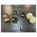 MIXED SIGNED PIECES OF JEWELRY TRIFARI CORO ETC