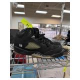 NIKE AIR JORDAN SHOES RETRO 5 SIZE 6Y