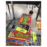 LOT OF 1989 TOPPS FOOTBALL CARDS