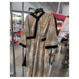 LOT OF VINTAGE AND ANTIQUE CLOTHES 19TH 20THC