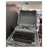VINTAGE TYPEWRITER W KEY