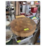 LARGE ROUND SOLID WOOD CUTTING BOARD NICE