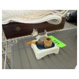 SCOTTIE DOG ASHTRAY & CORN COB PIPE