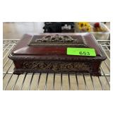 VINTAGE LIDDED JEWELRY BOX