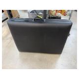 FOLDING MASSAGE TABLE FOLDING MASSAGE TABLE