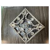 LARGE VINTAGE GLASS BROOCH PIN LARGE VINTAGE GLASS BROOCH PIN