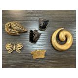 LOT OF SIGNED PIECES MONET ALVA ETC LOT OF SIGNED PIECES MONET ALVA ETC