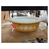 VINTAGE PYREX BUTTERFLY GOLD CASSEROLE DISH