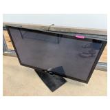 LG 42IN FLAT SCREEN TV POWERS