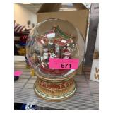MUSICAL CAROUSEL CHRISTMAS GLOBE MUSICAL CAROUSEL CHRISTMAS GLOBE