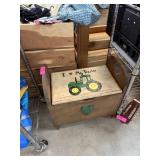 JOHN DEERE TOY BOX W CONTENTS JOHN DEERE TOY BOX W CONTENTS