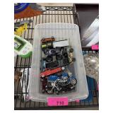 LOT OF DIE CAST CARS & PLAYSET LOT OF DIE CAST CARS & PLAYSET