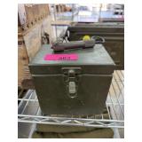 VINTAGE MILITARY RADIO VINTAGE MILITARY RADIO