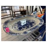 LARGE VINTAGE BLUE & WHITE OVAL PLATTER LARGE VINTAGE BLUE & WHITE OVAL PLATTER