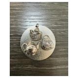 VINTAGE WHITING & DAVIS PENDANT VINTAGE WHITING & DAVIS PENDANT