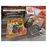 LOT OF MAGIC BOOKS / TAROT ETC LOT OF MAGIC BOOKS / TAROT ETC