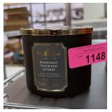 WHITE BARN MAHOGANY TEAKWOOD INTENSE CANDLE NOTE WHITE BARN MAHOGANY TEAKWOOD INTENSE CANDLE NOTE