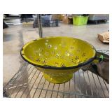 VINTAGE JAPANESE ENAMELED COLANDER VINTAGE JAPANESE ENAMELED COLANDER