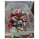 VINTAGE SHINY BRITE STYLE CHRISTMAS ORNAMENTS VINTAGE SHINY BRITE STYLE CHRISTMAS ORNAMENTS
