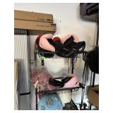 LOT OF MIXED BOXING GLOVES EXERCISE ITEMS LOT OF MIXED BOXING GLOVES EXERCISE ITEMS