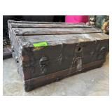 LARGE ANTIQUE TRUNK LARGE ANTIQUE TRUNK